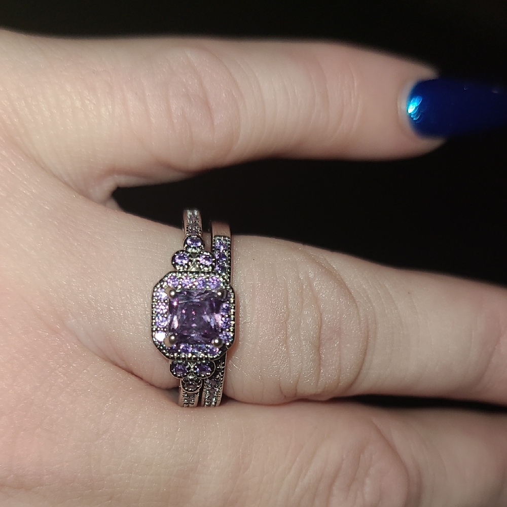 Elegant Silver and Purple Stone Ring